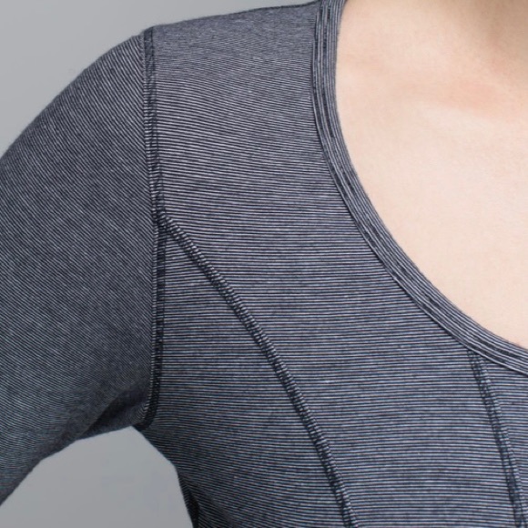 Lululemon Between The Lines Long Sleeve Micro Stripe Black White Size Small - Picture 4 of 12